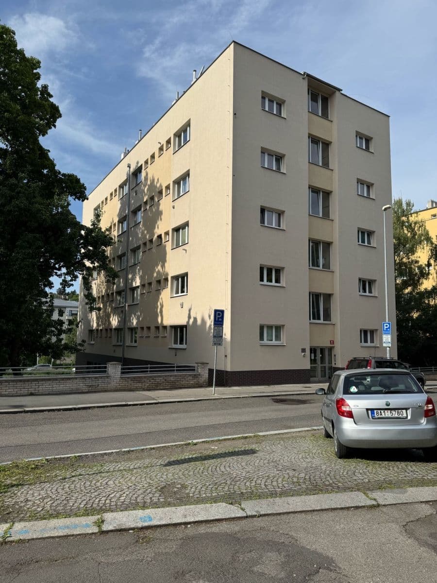 Studio flat to rent, 32 m², Bělohorská, Prague, Prague Studio flat to rent, 32 m², Bělohorská, Prague, Prague