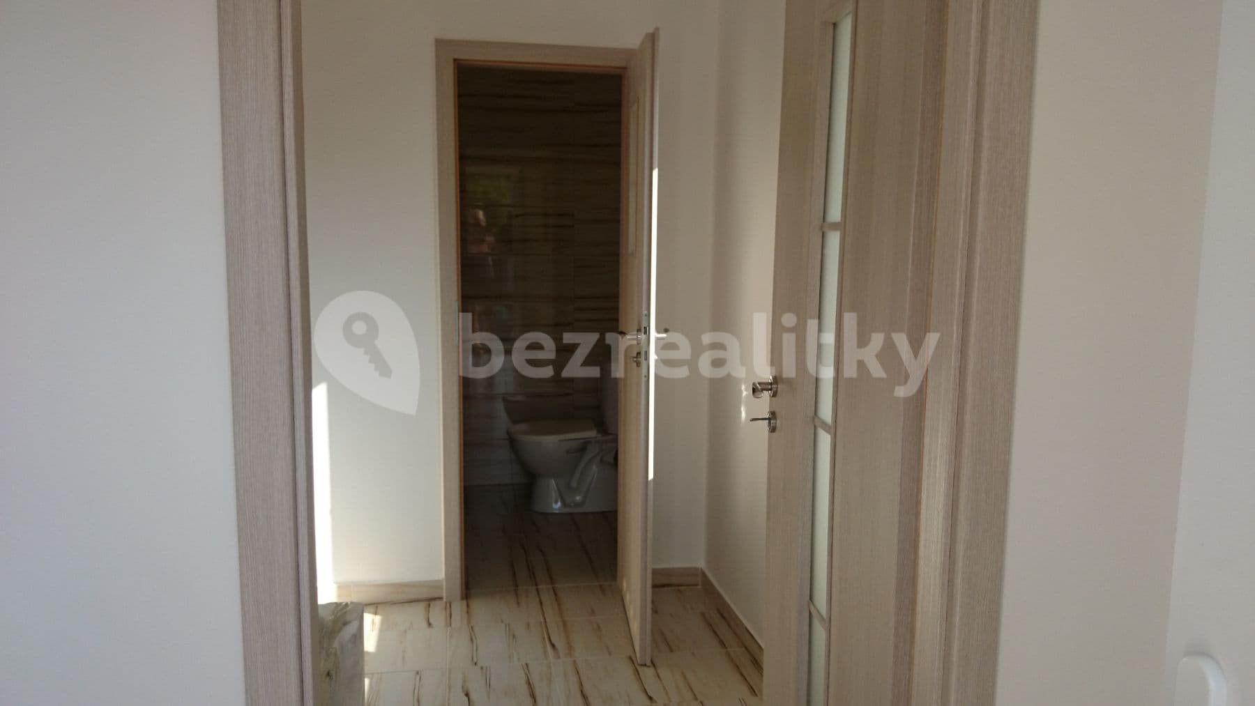 Studio flat to rent, 30 m², Korálková, Jablonec nad Nisou, Liberecký Region Studio flat to rent, 30 m², Korálková, Jablonec nad Nisou, Liberecký Region