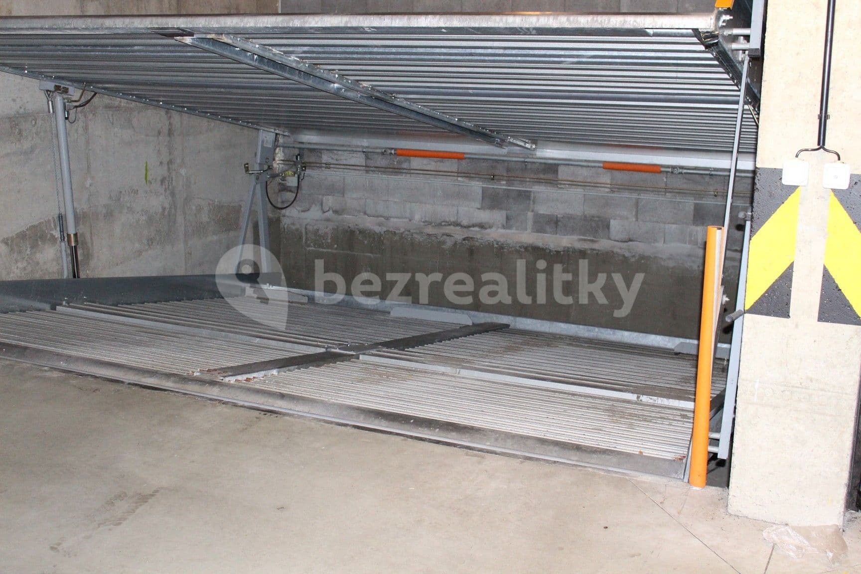garage to rent, 13 m², Františka Kadlece, Prague, Prague garage to rent, 13 m², Františka Kadlece, Prague, Prague