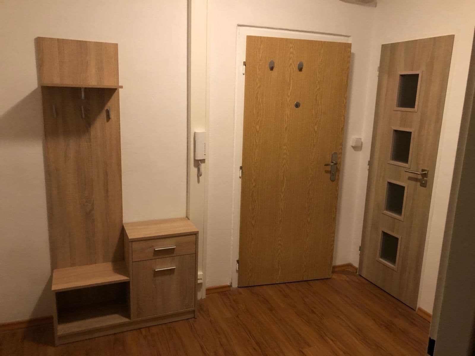 1 bedroom with open-plan kitchen flat to rent, 41 m², Makovského, Prague, Prague 1 bedroom with open-plan kitchen flat to rent, 41 m², Makovského, Prague, Prague