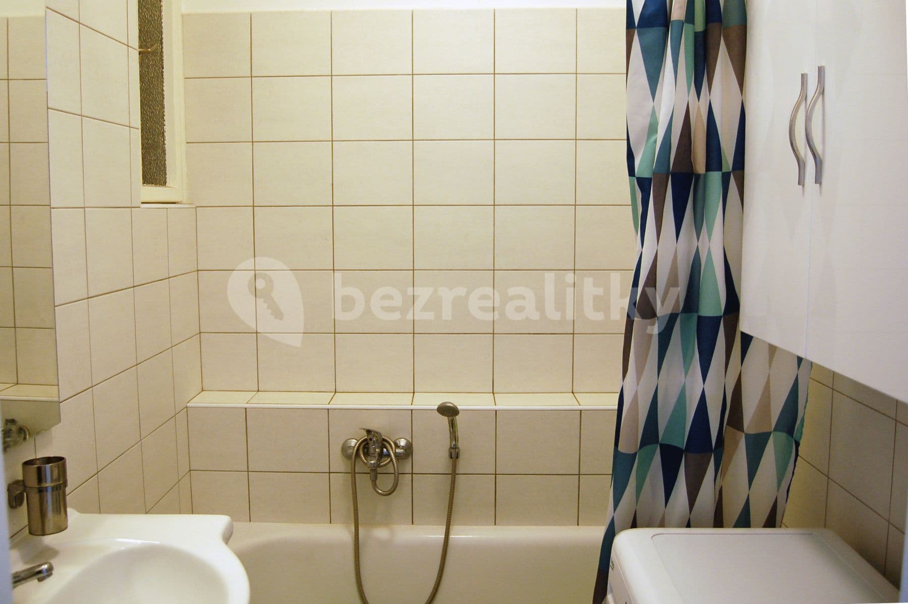 2 bedroom flat to rent, 73 m², Smetanovo nábřeží, Hradec Králové, Královéhradecký Region 2 bedroom flat to rent, 73 m², Smetanovo nábřeží, Hradec Králové, Královéhradecký Region