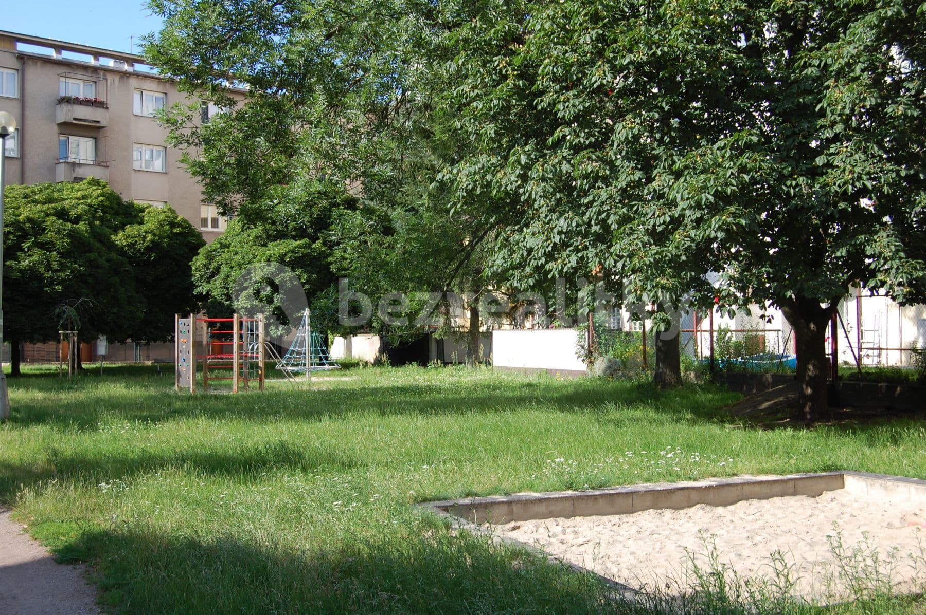 2 bedroom flat to rent, 73 m², Smetanovo nábřeží, Hradec Králové, Královéhradecký Region 2 bedroom flat to rent, 73 m², Smetanovo nábřeží, Hradec Králové, Královéhradecký Region