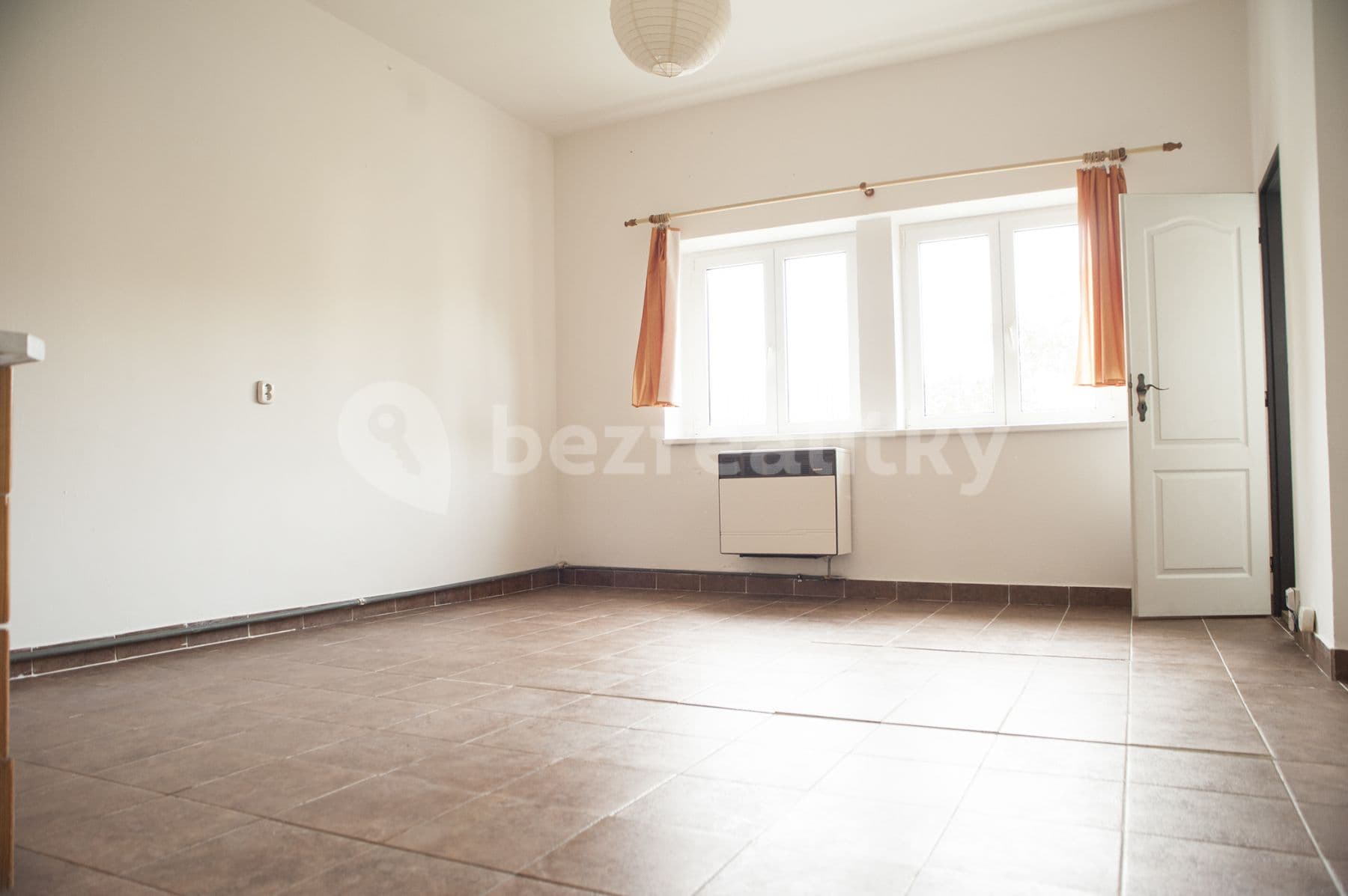 Studio flat to rent, 32 m², V Olšinách, Prague, Prague Studio flat to rent, 32 m², V Olšinách, Prague, Prague