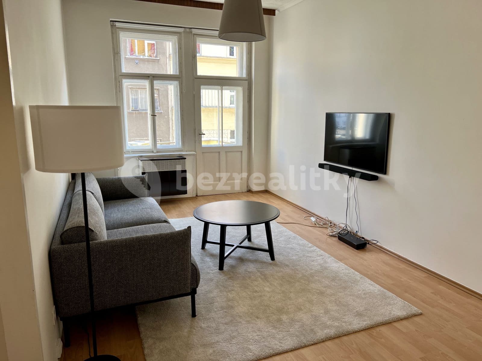 1 bedroom with open-plan kitchen flat to rent, 52 m², Mojmírova, Prague, Prague 1 bedroom with open-plan kitchen flat to rent, 52 m², Mojmírova, Prague, Prague