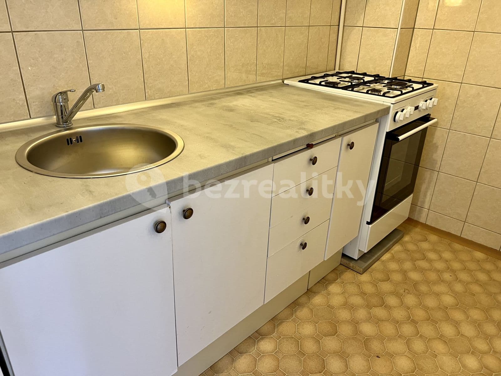 1 bedroom with open-plan kitchen flat to rent, 52 m², Mojmírova, Prague, Prague 1 bedroom with open-plan kitchen flat to rent, 52 m², Mojmírova, Prague, Prague