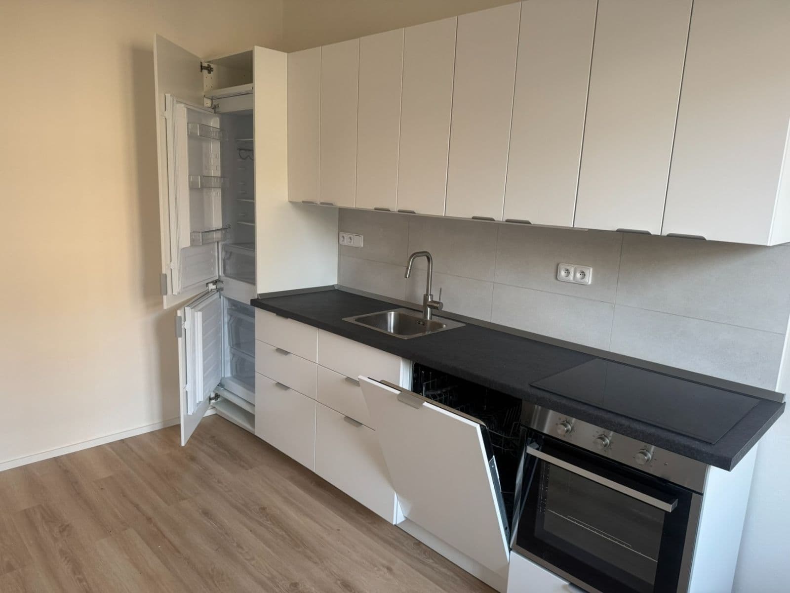 1 bedroom flat to rent, 32 m², Na Farkáně III, Prague, Prague 1 bedroom flat to rent, 32 m², Na Farkáně III, Prague, Prague