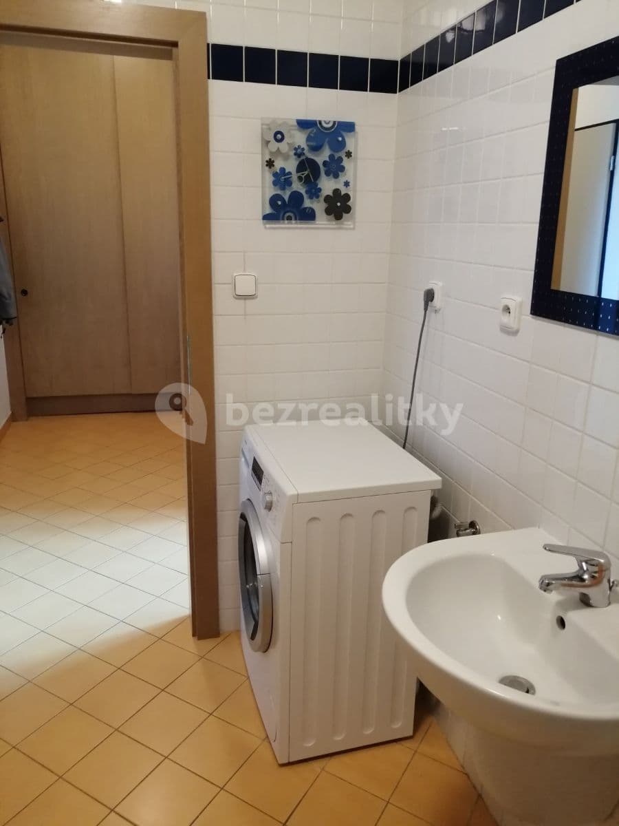 Studio flat to rent, 36 m², Českomoravská, Prague, Prague Studio flat to rent, 36 m², Českomoravská, Prague, Prague