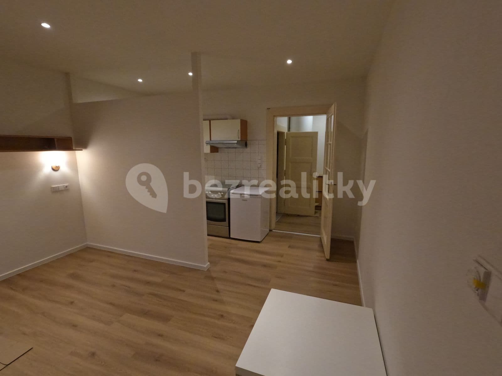 Studio flat to rent, 32 m², Lindnerova, Prague, Prague Studio flat to rent, 32 m², Lindnerova, Prague, Prague