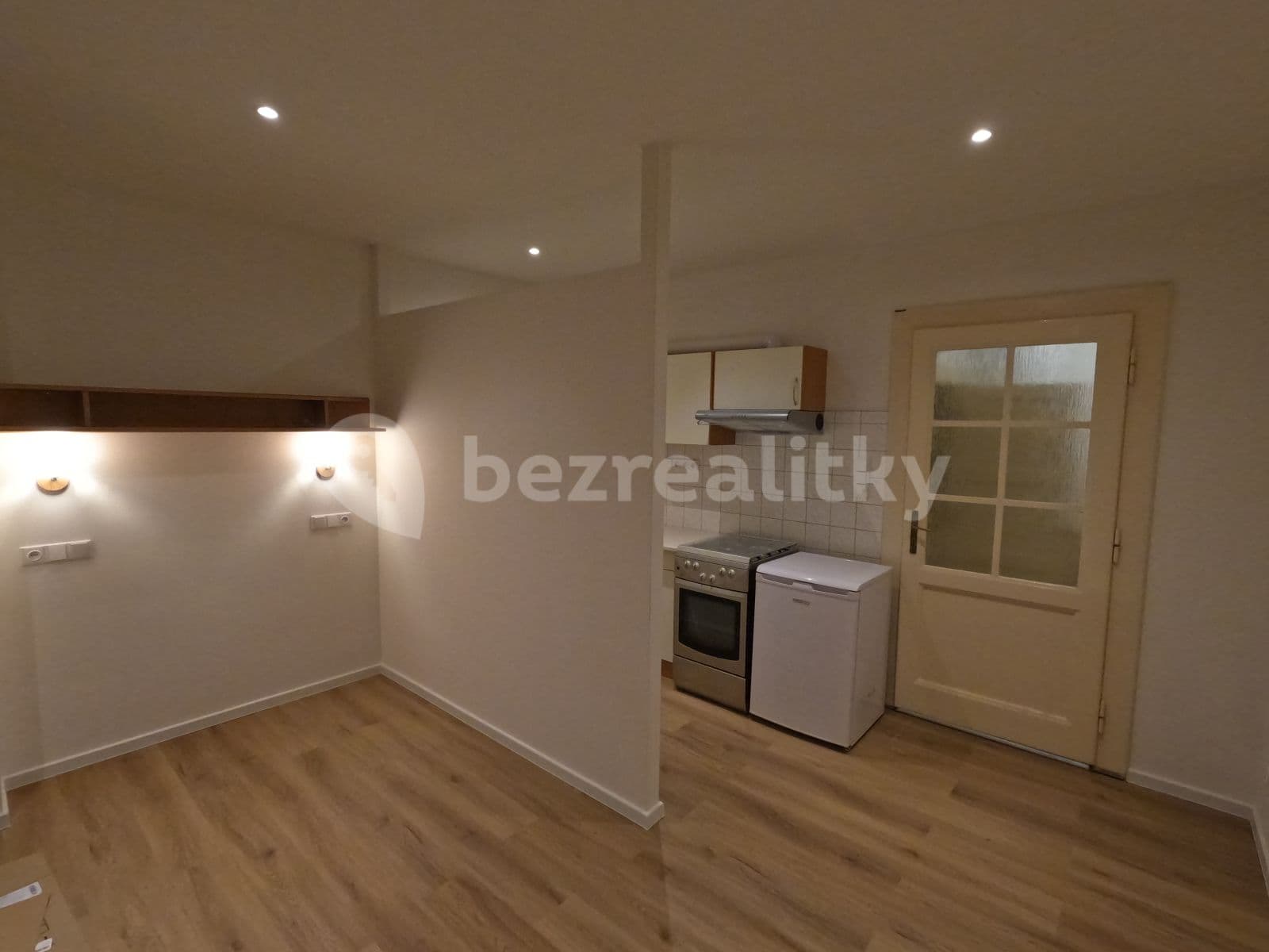 Studio flat to rent, 32 m², Lindnerova, Prague, Prague Studio flat to rent, 32 m², Lindnerova, Prague, Prague