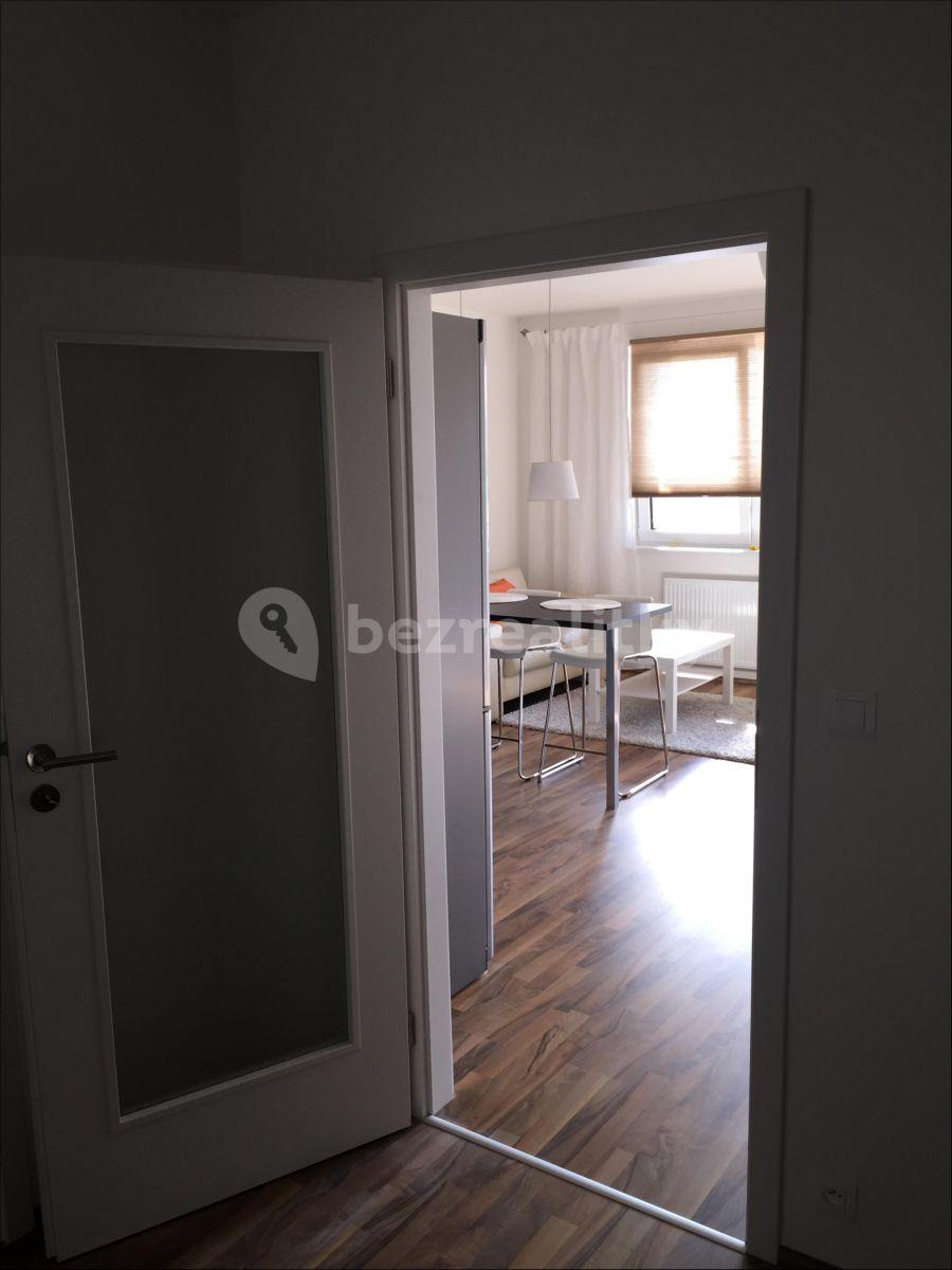Studio flat to rent, 43 m², Fikerova, Prague, Prague