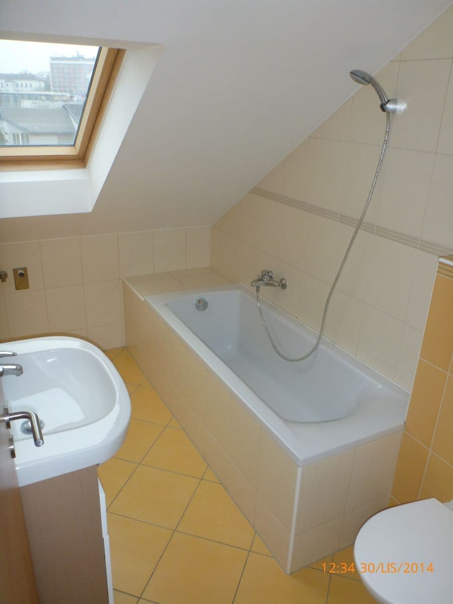 1 bedroom with open-plan kitchen flat to rent, 53 m², Komárovská, Opava, Moravskoslezský Region 1 bedroom with open-plan kitchen flat to rent, 53 m², Komárovská, Opava, Moravskoslezský Region