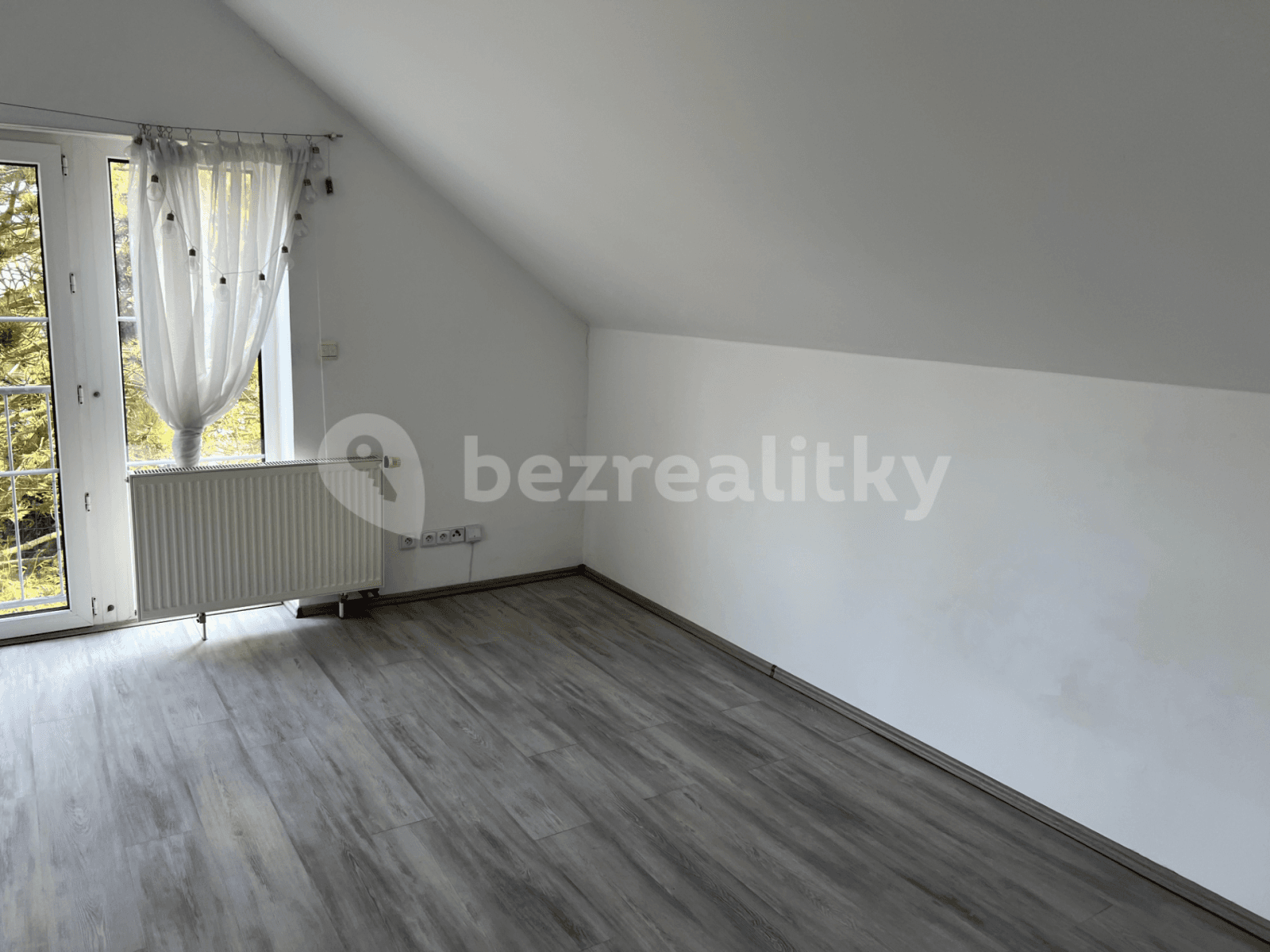 Studio flat to rent, 40 m², Trnová, Středočeský Region Studio flat to rent, 40 m², Trnová, Středočeský Region