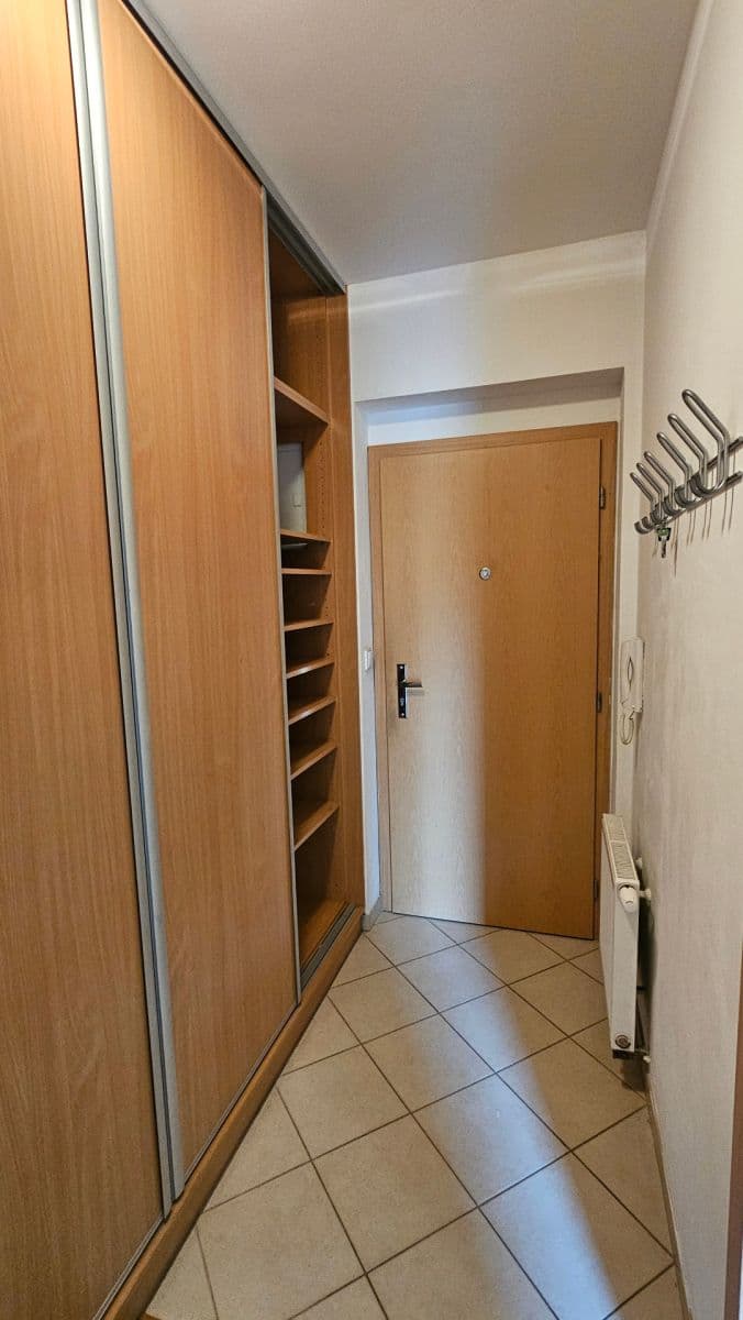 2 bedroom with open-plan kitchen flat to rent, 68 m², Na Valech, Poděbrady, Středočeský Region 2 bedroom with open-plan kitchen flat to rent, 68 m², Na Valech, Poděbrady, Středočeský Region