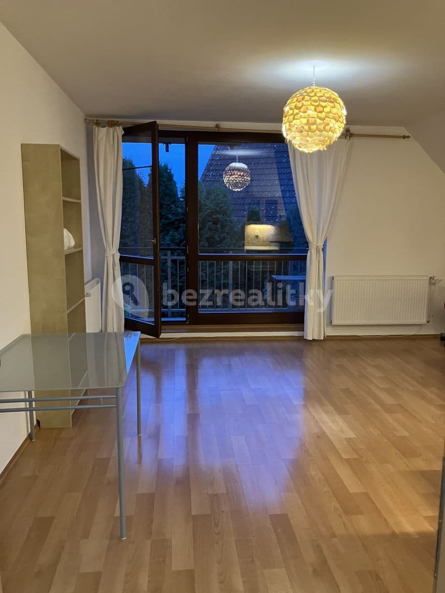 Studio flat to rent, 39 m², Do Polí, Jesenice, Středočeský Region Studio flat to rent, 39 m², Do Polí, Jesenice, Středočeský Region