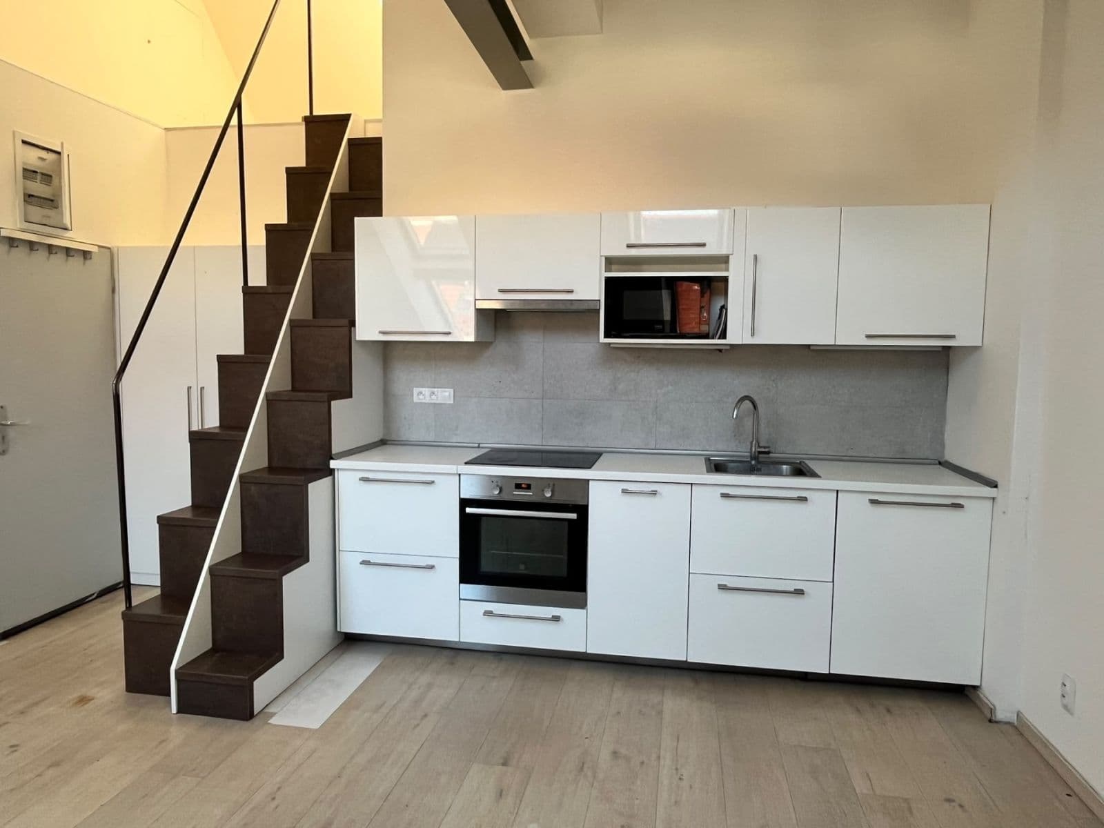 1 bedroom with open-plan kitchen flat to rent, 35 m², Dobrovského, Plzeň, Plzeňský Region 1 bedroom with open-plan kitchen flat to rent, 35 m², Dobrovského, Plzeň, Plzeňský Region