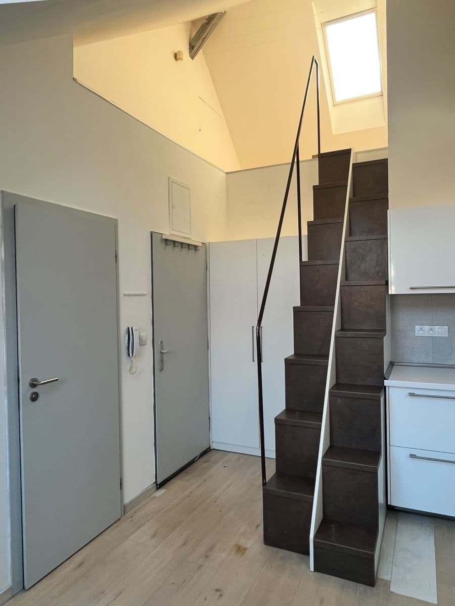 1 bedroom with open-plan kitchen flat to rent, 35 m², Dobrovského, Plzeň, Plzeňský Region 1 bedroom with open-plan kitchen flat to rent, 35 m², Dobrovského, Plzeň, Plzeňský Region