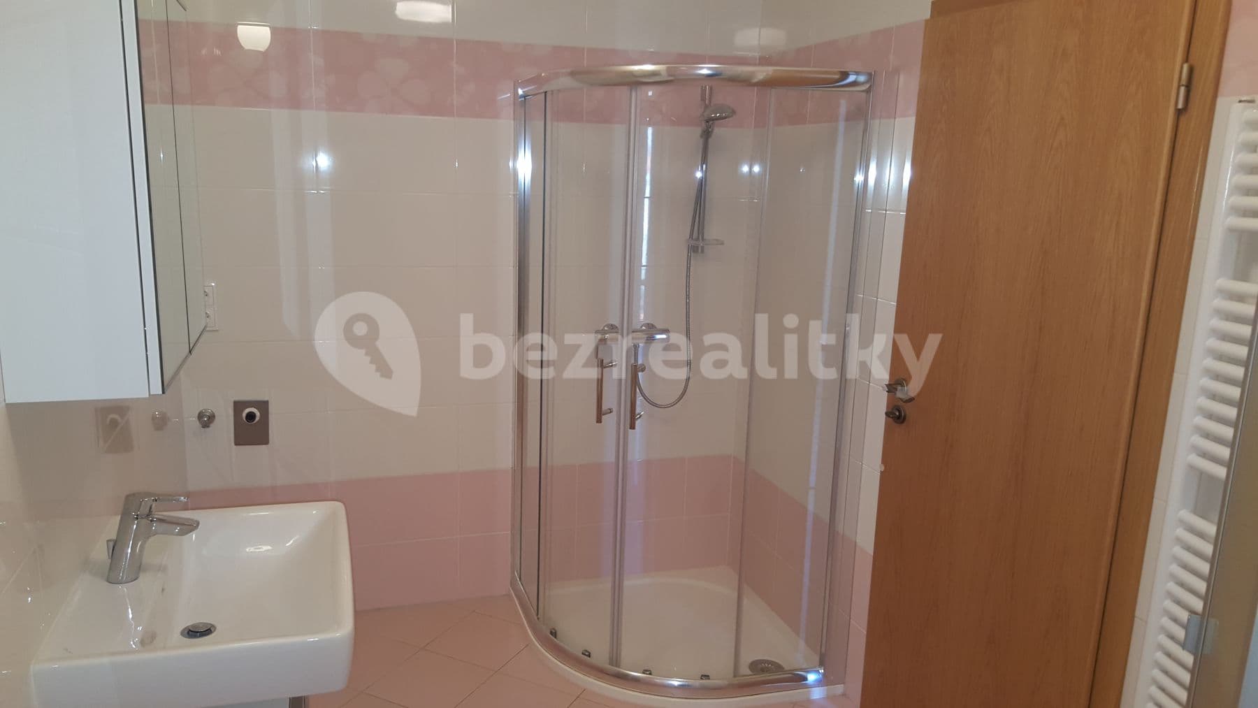 2 bedroom with open-plan kitchen flat to rent, 93 m², Březiněveská, Prague, Prague 2 bedroom with open-plan kitchen flat to rent, 93 m², Březiněveská, Prague, Prague