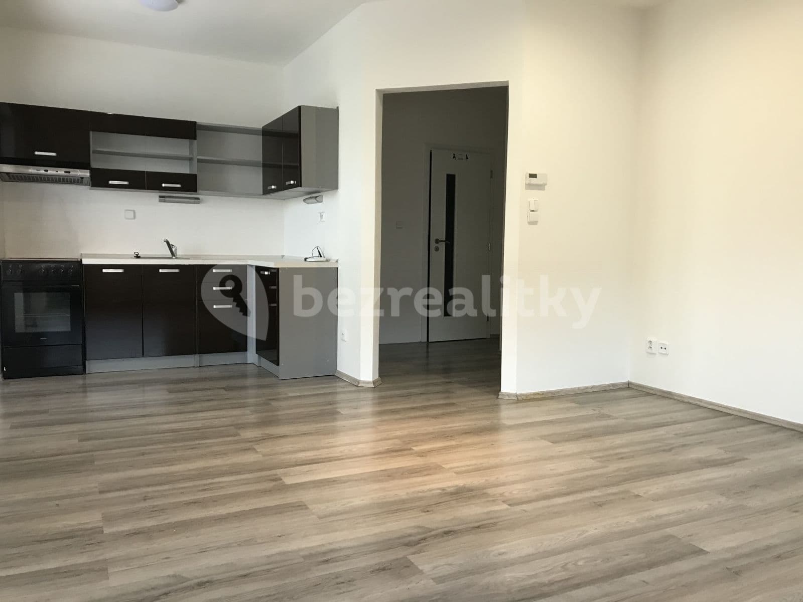 1 bedroom with open-plan kitchen flat to rent, 40 m², K Vrbičkám, Moravany, Jihomoravský Region 1 bedroom with open-plan kitchen flat to rent, 40 m², K Vrbičkám, Moravany, Jihomoravský Region