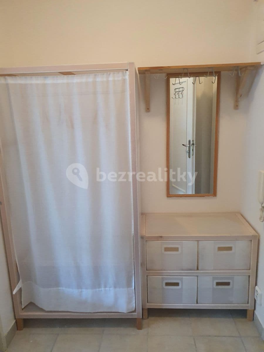Studio flat to rent, 39 m², Spořická, Prague, Prague Studio flat to rent, 39 m², Spořická, Prague, Prague
