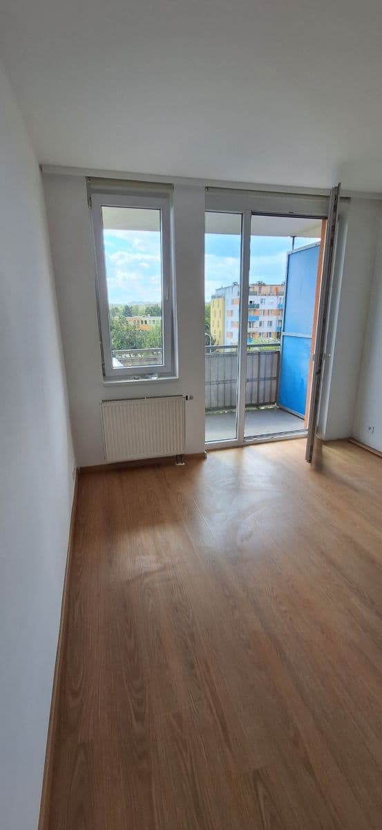 1 bedroom with open-plan kitchen flat to rent, 58 m², Bechlínská, Prague, Prague 1 bedroom with open-plan kitchen flat to rent, 58 m², Bechlínská, Prague, Prague