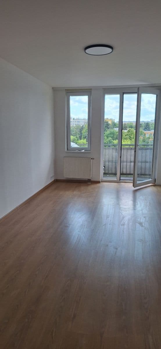 1 bedroom with open-plan kitchen flat to rent, 58 m², Bechlínská, Prague, Prague 1 bedroom with open-plan kitchen flat to rent, 58 m², Bechlínská, Prague, Prague