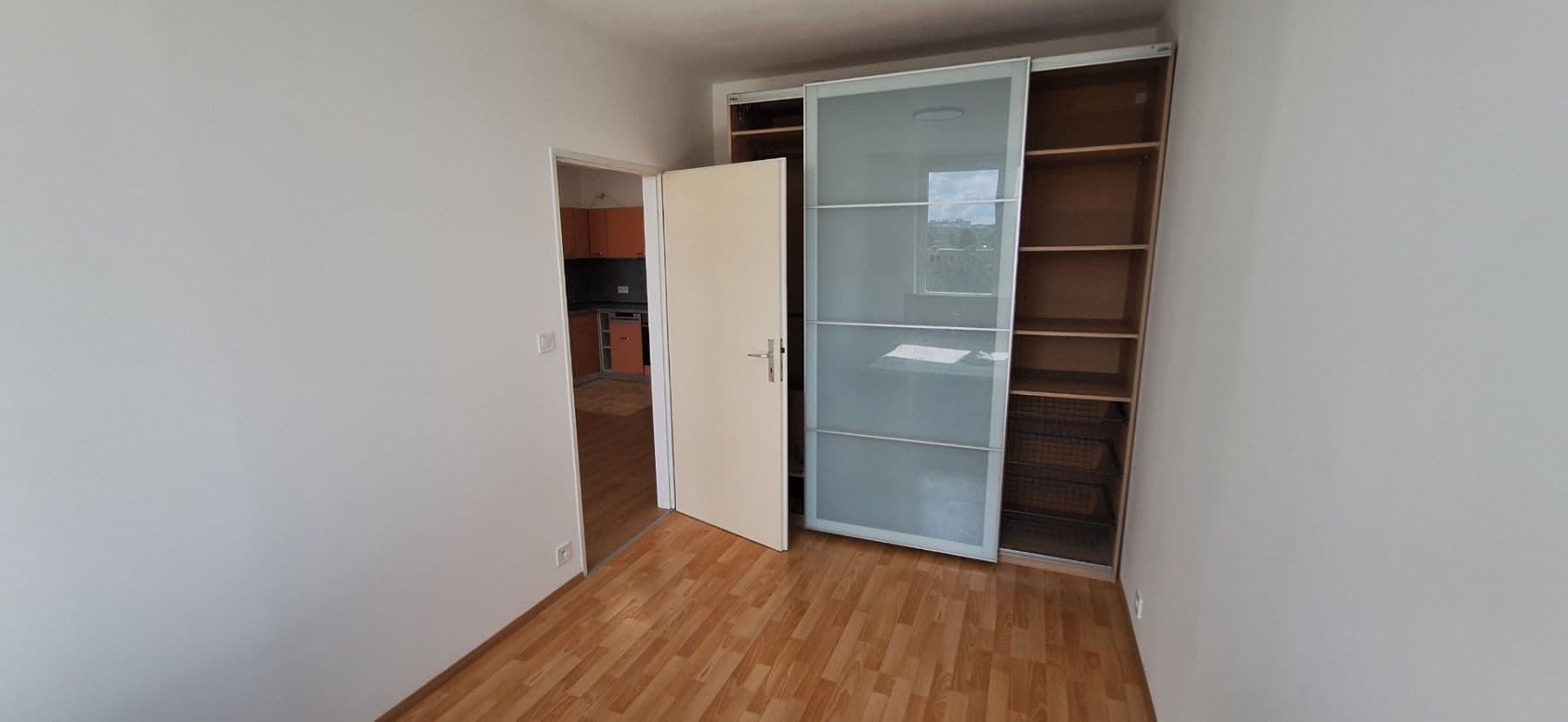 1 bedroom with open-plan kitchen flat to rent, 58 m², Bechlínská, Prague, Prague 1 bedroom with open-plan kitchen flat to rent, 58 m², Bechlínská, Prague, Prague