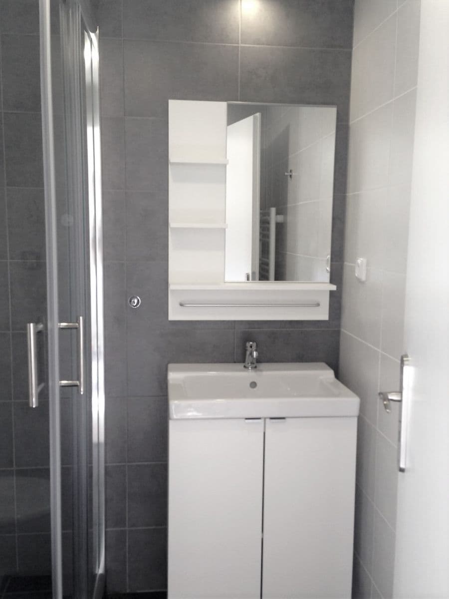 Small studio flat to rent, 20 m², Moskevská, Prague, Prague Small studio flat to rent, 20 m², Moskevská, Prague, Prague
