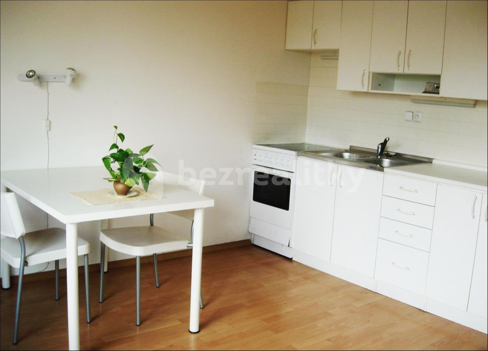 Studio flat to rent, 35 m², Houdova, Prague, Prague Studio flat to rent, 35 m², Houdova, Prague, Prague