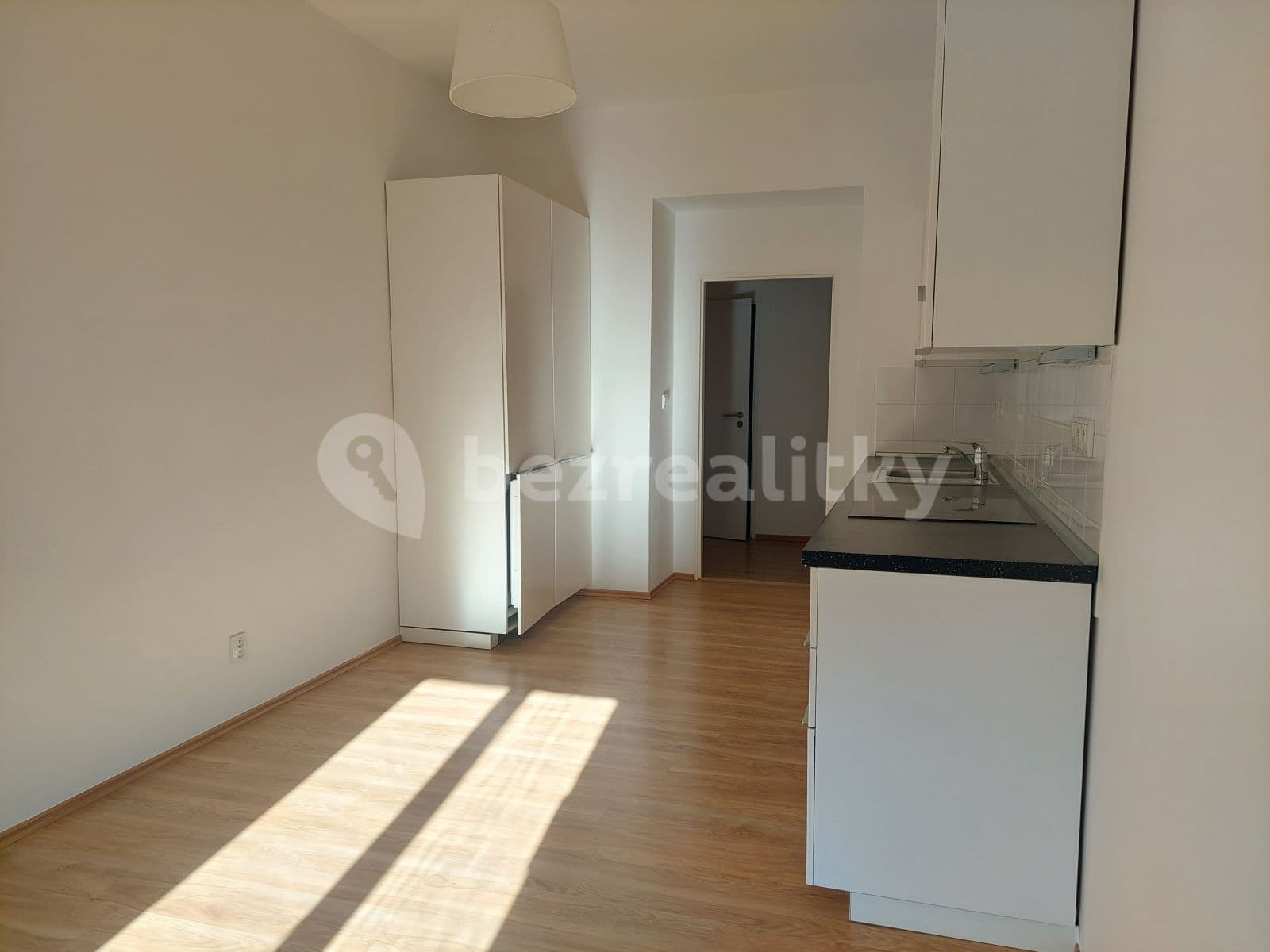 3 bedroom flat to rent, 110 m², Valerije Pavloviče Čkalova, Prague, Prague 3 bedroom flat to rent, 110 m², Valerije Pavloviče Čkalova, Prague, Prague