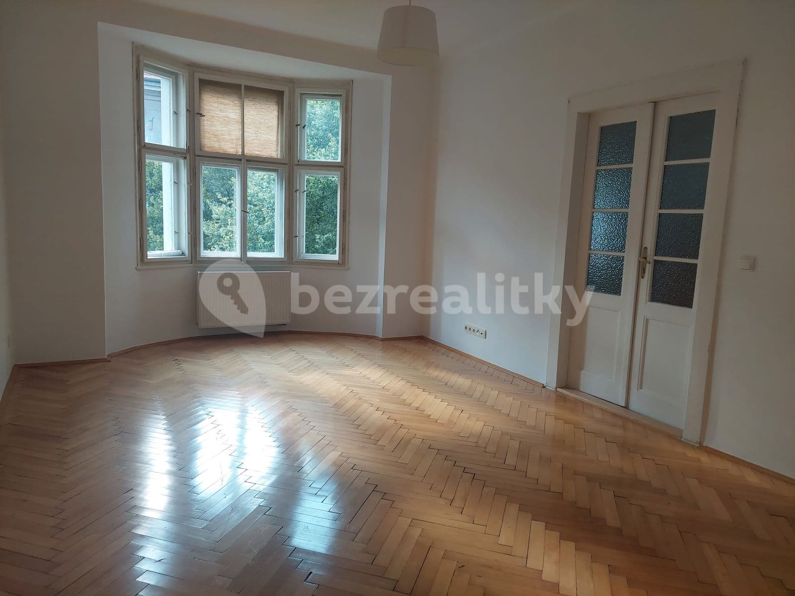 3 bedroom flat to rent, 110 m², Valerije Pavloviče Čkalova, Prague, Prague 3 bedroom flat to rent, 110 m², Valerije Pavloviče Čkalova, Prague, Prague