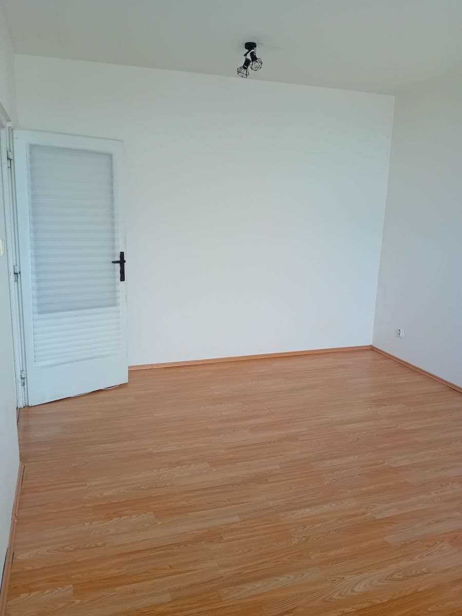 1 bedroom flat to rent, 32 m², Brněnská, Šlapanice, Jihomoravský Region 1 bedroom flat to rent, 32 m², Brněnská, Šlapanice, Jihomoravský Region