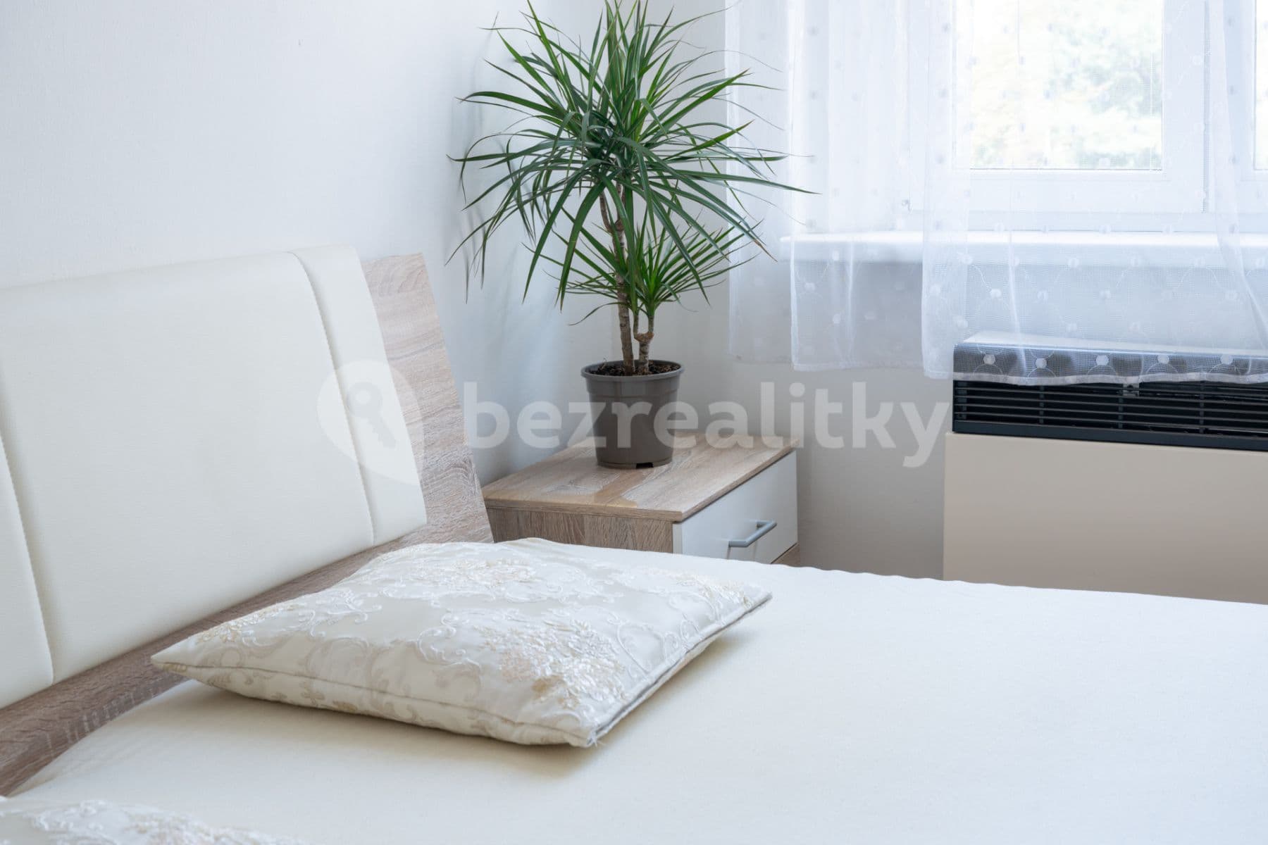1 bedroom flat to rent, 32 m², Gutova, Prague, Prague 1 bedroom flat to rent, 32 m², Gutova, Prague, Prague