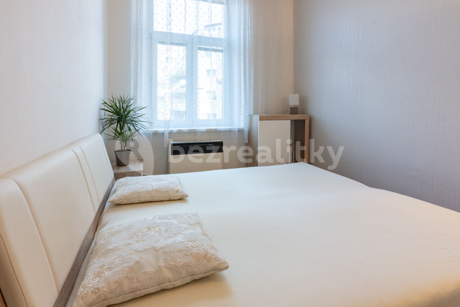 1 bedroom flat to rent, 32 m², Gutova, Prague, Prague 1 bedroom flat to rent, 32 m², Gutova, Prague, Prague