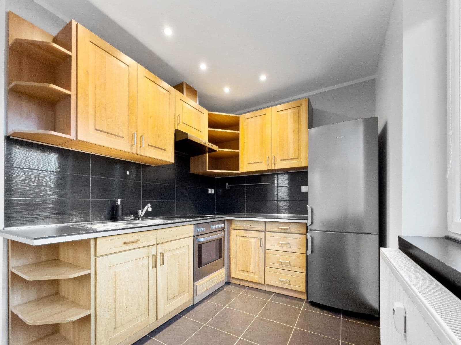 3 bedroom flat to rent, 75 m², Školní, Rybitví, Pardubický Region 3 bedroom flat to rent, 75 m², Školní, Rybitví, Pardubický Region