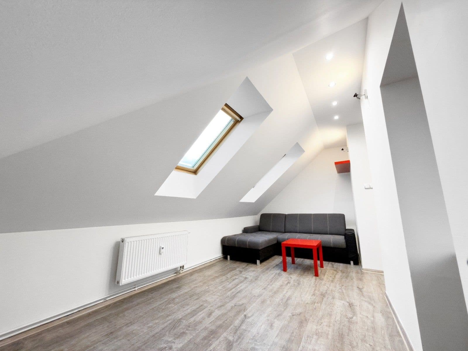 3 bedroom flat to rent, 75 m², Školní, Rybitví, Pardubický Region 3 bedroom flat to rent, 75 m², Školní, Rybitví, Pardubický Region