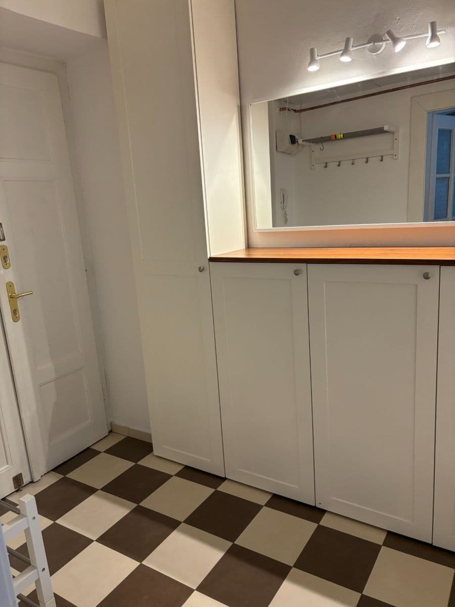 Studio flat to rent, 35 m², Rostislavova, Prague, Prague Studio flat to rent, 35 m², Rostislavova, Prague, Prague