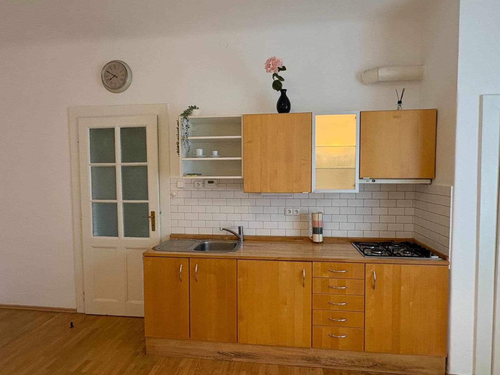 Studio flat to rent, 35 m², Rostislavova, Prague, Prague Studio flat to rent, 35 m², Rostislavova, Prague, Prague