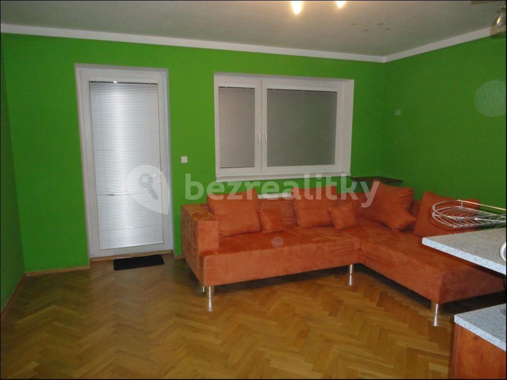 Studio flat to rent, 35 m², Libušská, Prague, Prague