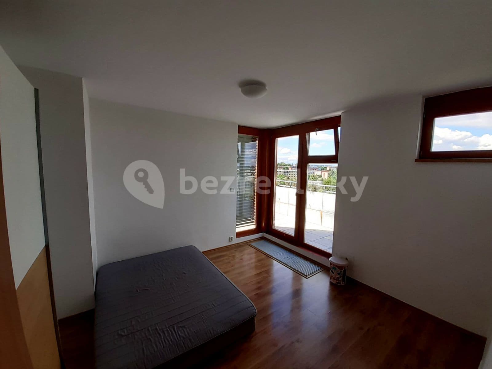 2 bedroom with open-plan kitchen flat to rent, 101 m², Pod lipami, Prague, Prague 2 bedroom with open-plan kitchen flat to rent, 101 m², Pod lipami, Prague, Prague
