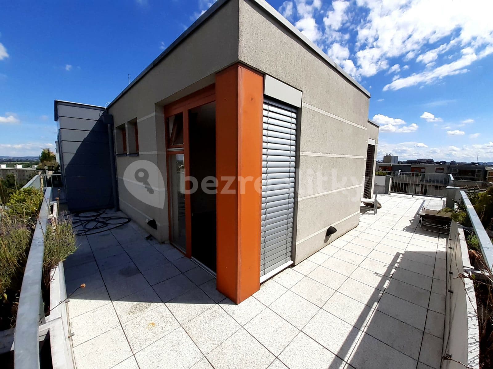 2 bedroom with open-plan kitchen flat to rent, 101 m², Pod lipami, Prague, Prague 2 bedroom with open-plan kitchen flat to rent, 101 m², Pod lipami, Prague, Prague