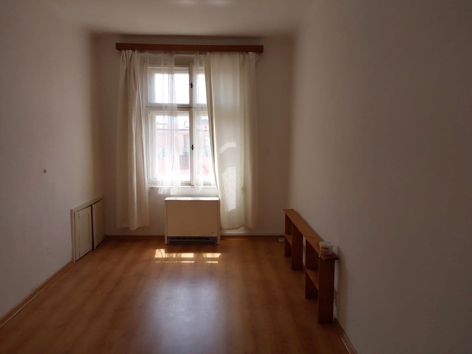 1 bedroom with open-plan kitchen flat to rent, 48 m², Madridská, Prague, Prague 1 bedroom with open-plan kitchen flat to rent, 48 m², Madridská, Prague, Prague