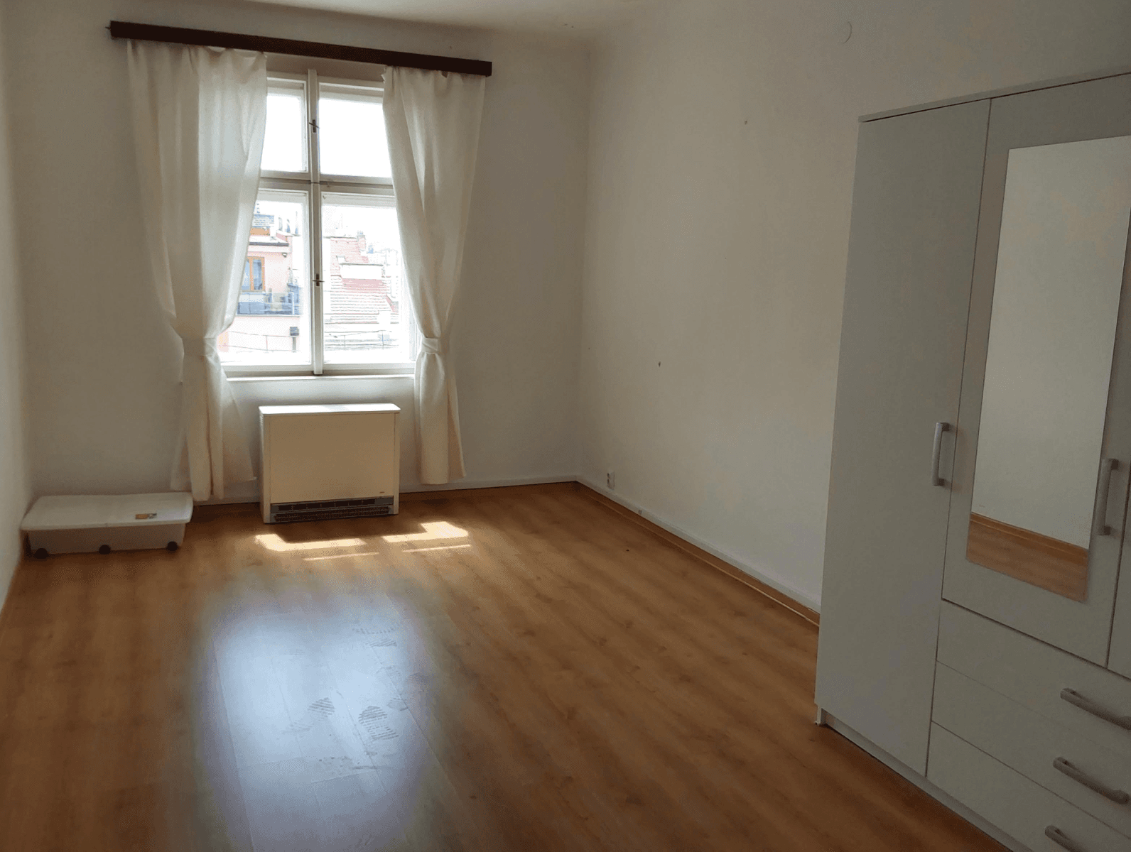 1 bedroom with open-plan kitchen flat to rent, 48 m², Madridská, Prague, Prague 1 bedroom with open-plan kitchen flat to rent, 48 m², Madridská, Prague, Prague