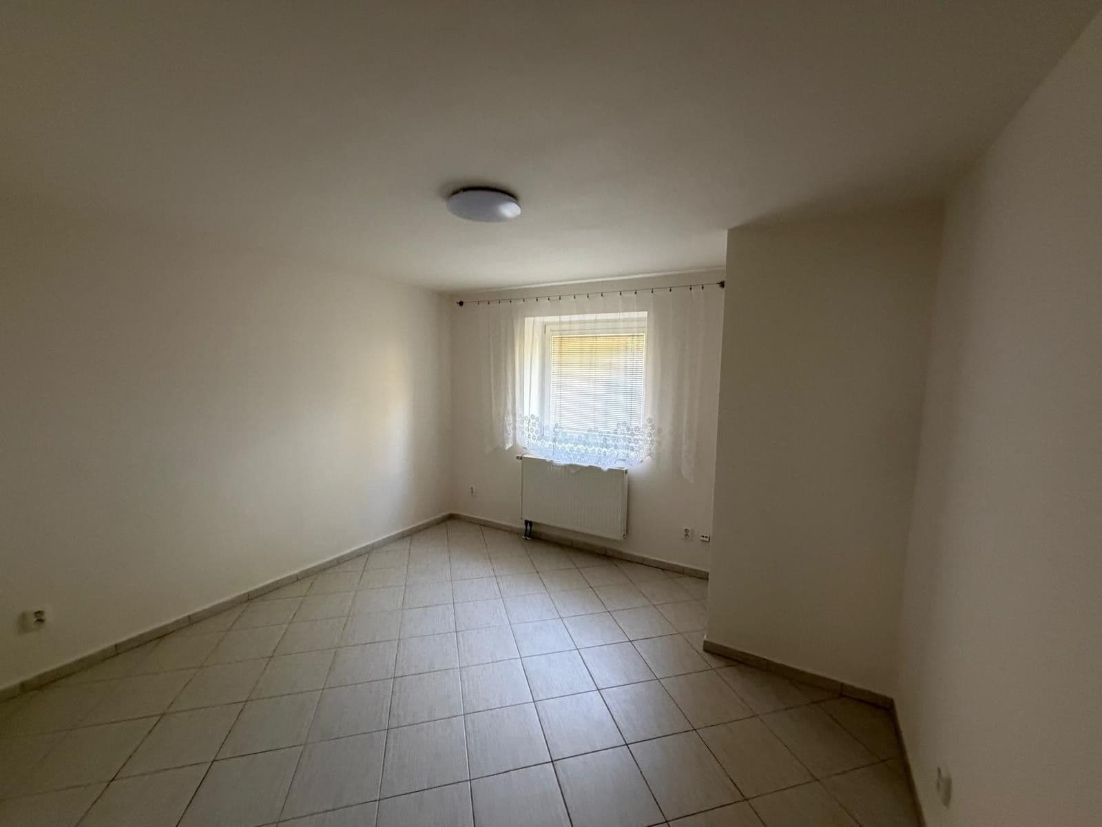 1 bedroom with open-plan kitchen flat to rent, 45 m², Došlíkova, Brno, Jihomoravský Region 1 bedroom with open-plan kitchen flat to rent, 45 m², Došlíkova, Brno, Jihomoravský Region