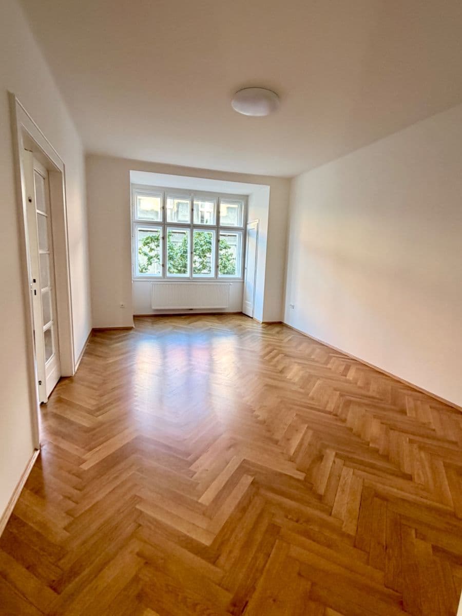 2 bedroom with open-plan kitchen flat to rent, 85 m², Uralská, Prague, Prague 2 bedroom with open-plan kitchen flat to rent, 85 m², Uralská, Prague, Prague