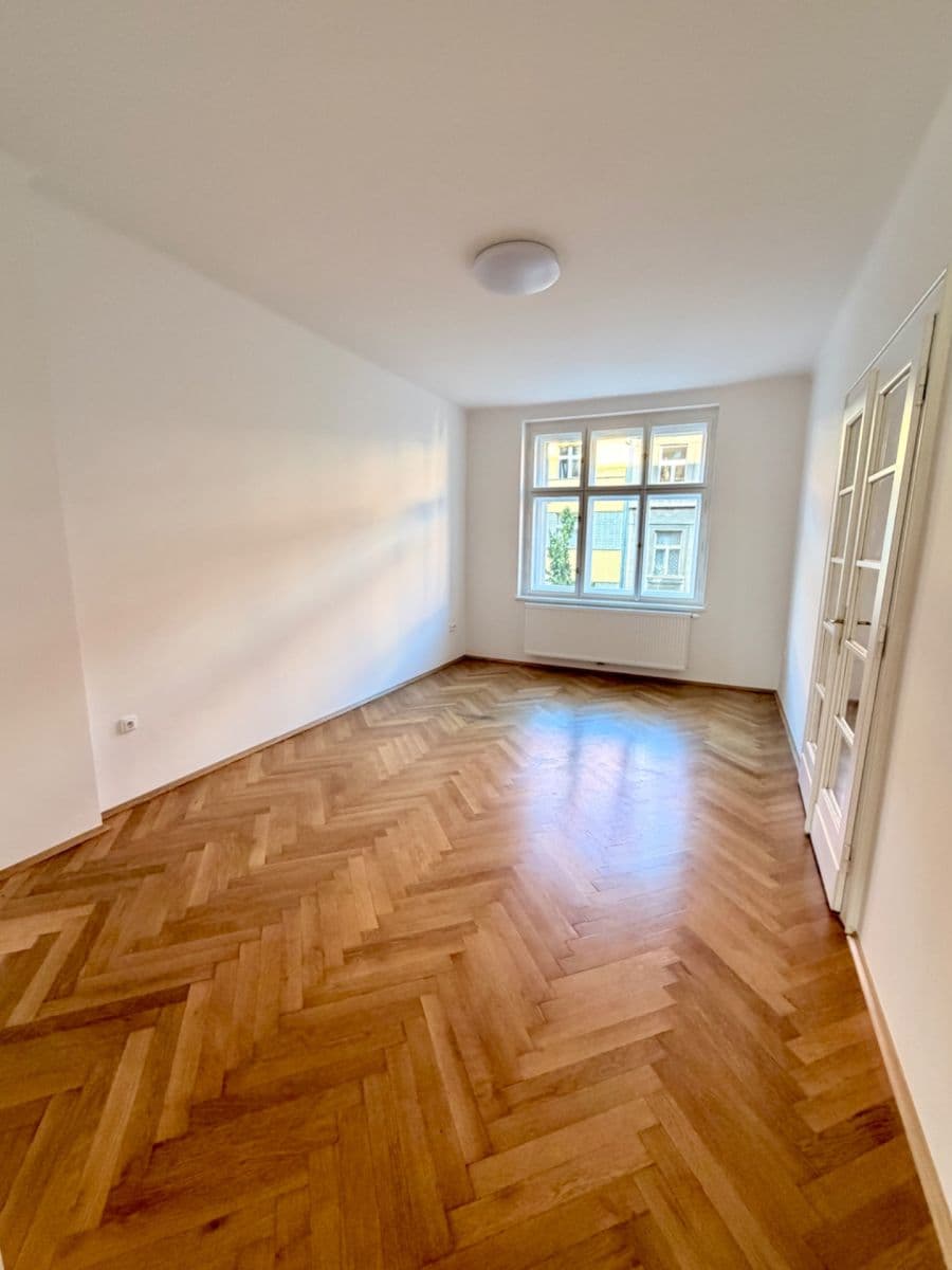 2 bedroom with open-plan kitchen flat to rent, 85 m², Uralská, Prague, Prague 2 bedroom with open-plan kitchen flat to rent, 85 m², Uralská, Prague, Prague