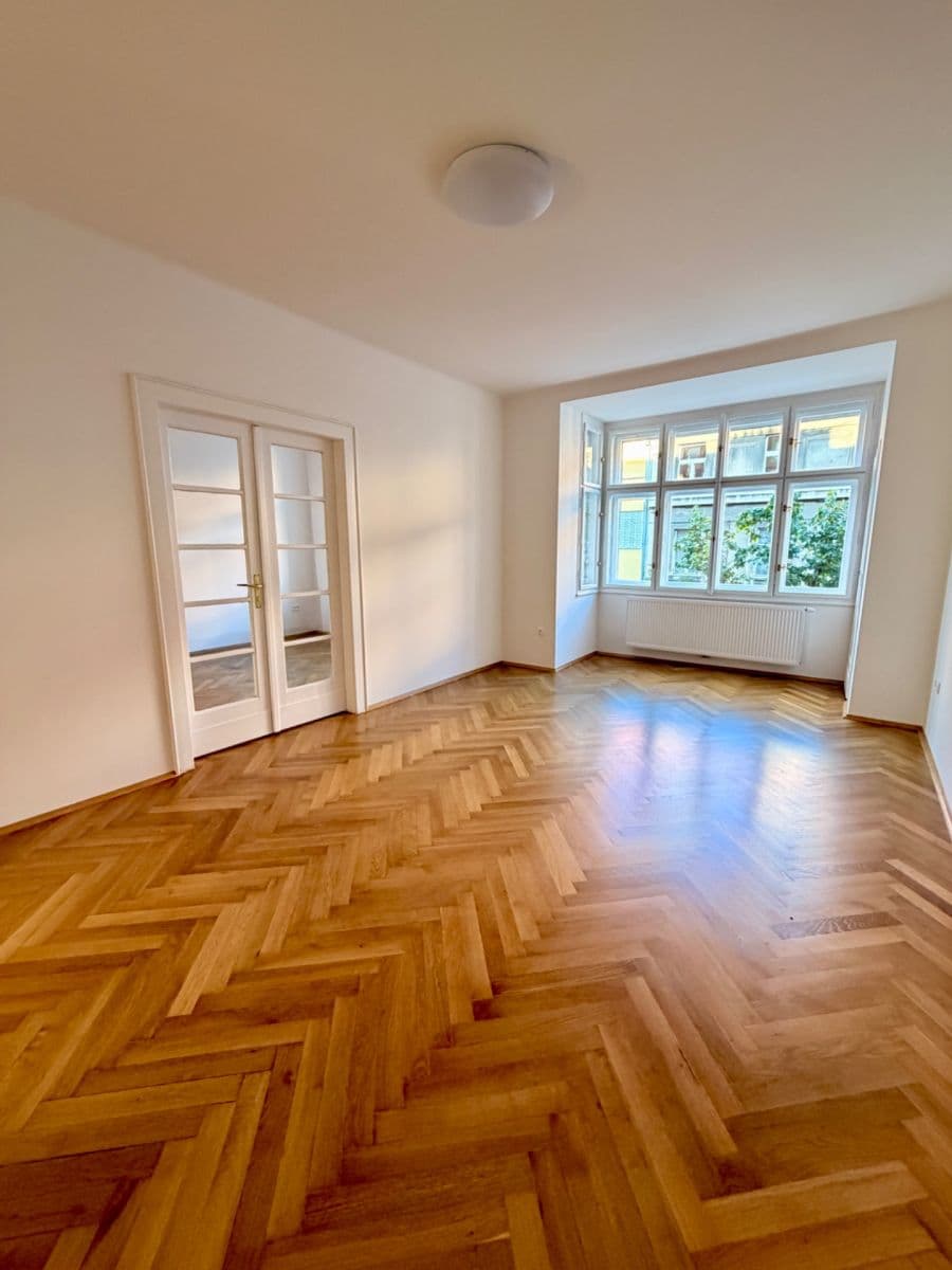 2 bedroom with open-plan kitchen flat to rent, 85 m², Uralská, Prague, Prague 2 bedroom with open-plan kitchen flat to rent, 85 m², Uralská, Prague, Prague