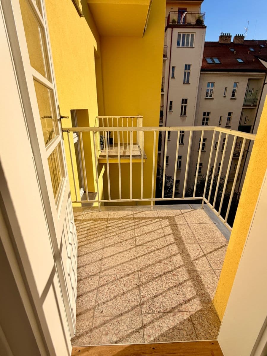 2 bedroom with open-plan kitchen flat to rent, 85 m², Uralská, Prague, Prague 2 bedroom with open-plan kitchen flat to rent, 85 m², Uralská, Prague, Prague