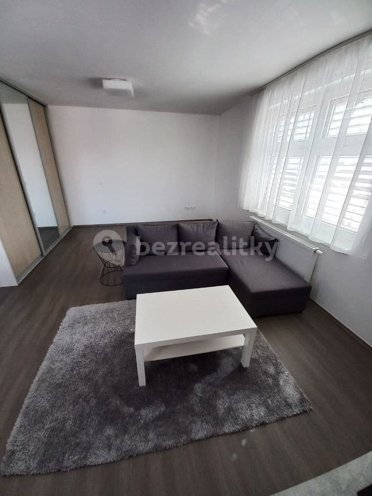 Studio flat to rent, 40 m², Kvítková, Zlín, Zlínský Region Studio flat to rent, 40 m², Kvítková, Zlín, Zlínský Region