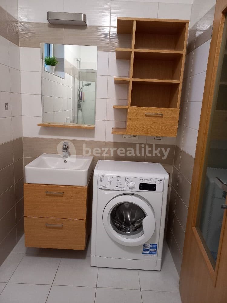 Studio flat to rent, 40 m², Kvítková, Zlín, Zlínský Region Studio flat to rent, 40 m², Kvítková, Zlín, Zlínský Region