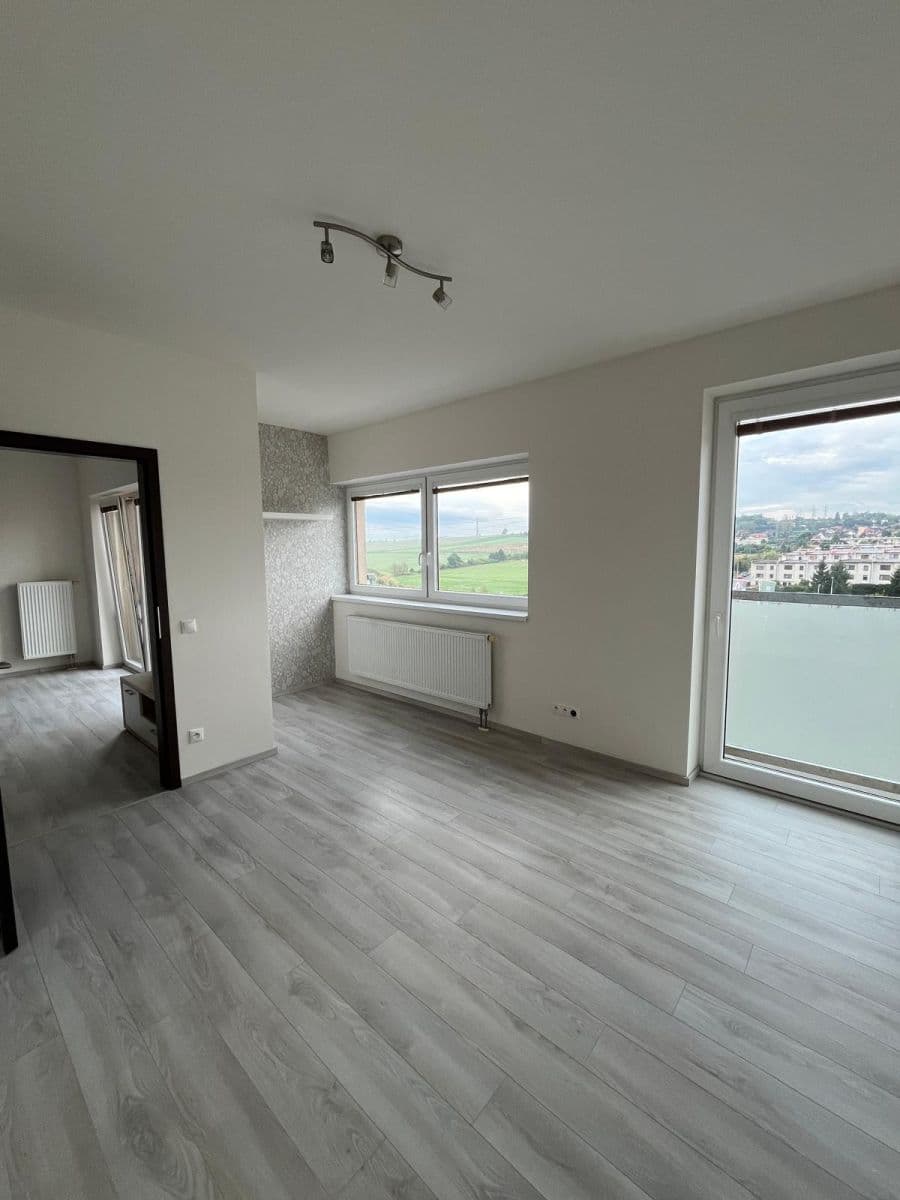 1 bedroom with open-plan kitchen flat to rent, 57 m², U Velkého rybníka, Plzeň, Plzeňský Region 1 bedroom with open-plan kitchen flat to rent, 57 m², U Velkého rybníka, Plzeň, Plzeňský Region